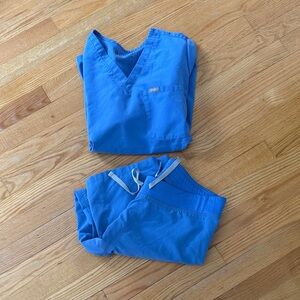 Figs Vibrant Blue Scrub Set
